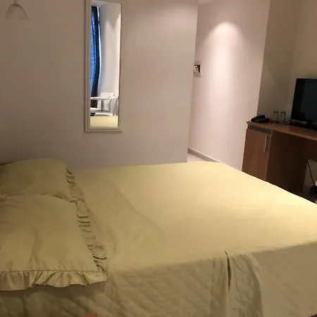 海港旅舍 3*